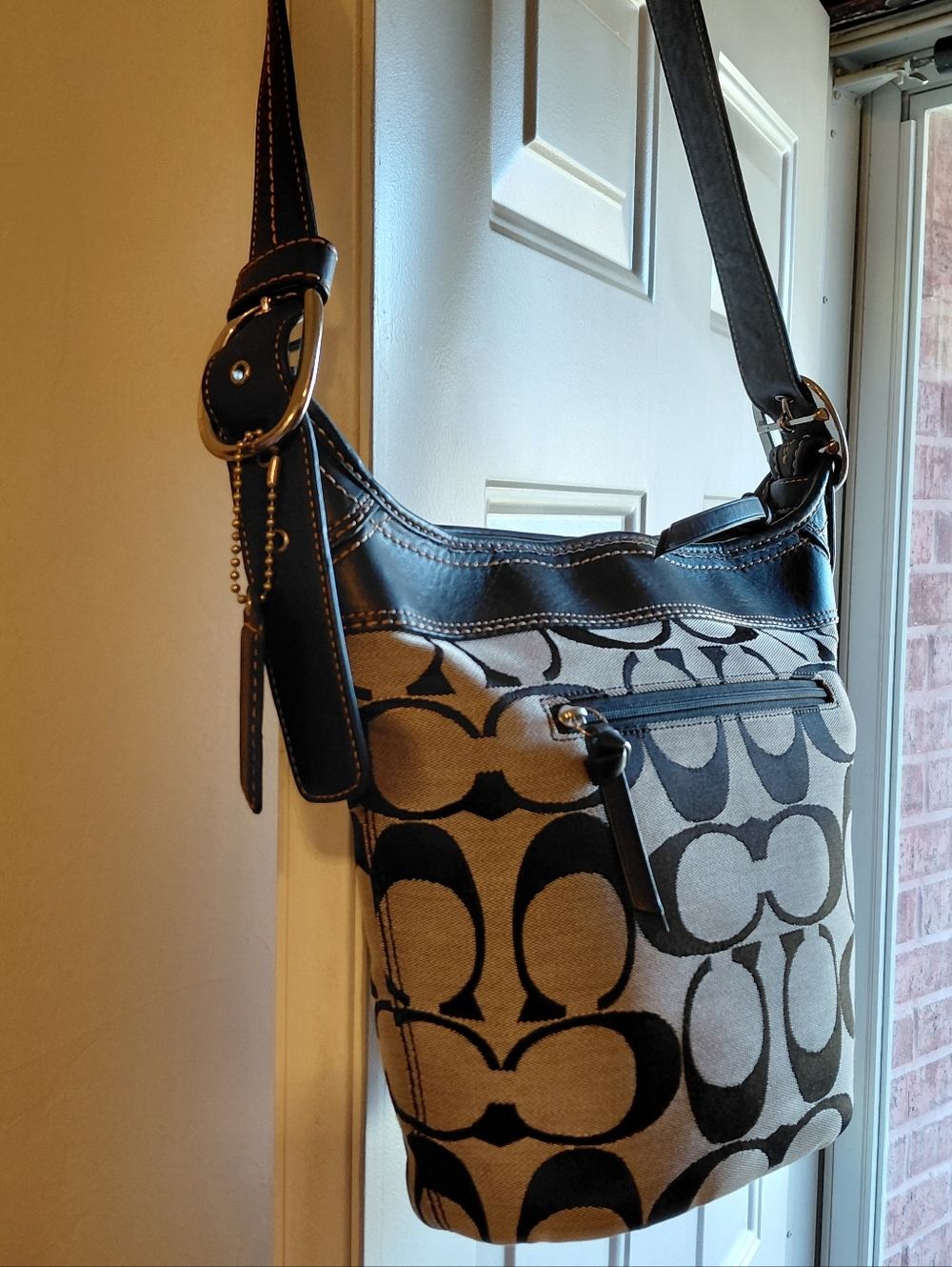 Coach Bleecker Signature Bucket Shoulder Bag, F13358. Black & Gray. - Picture 7 of 13